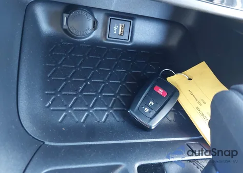 2025 Toyota Rav4 Xle from USA, damaged, VIN 2T3P1RFV2SW590736